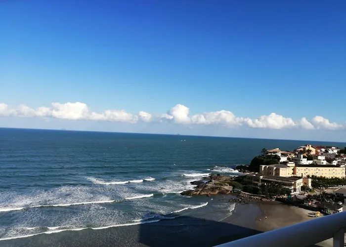 Apartamento, Ampla Sacada Com Vista Para O Mar!