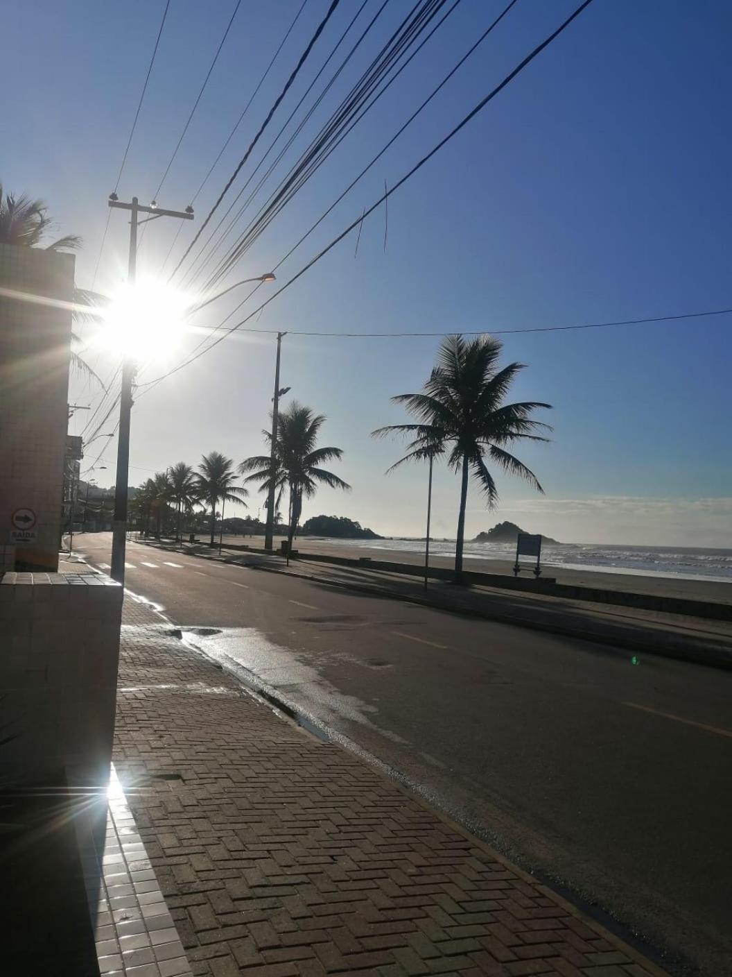 Apartamento, Ampla Sacada Com Vista O Mar! Apartamento Itanhaém
